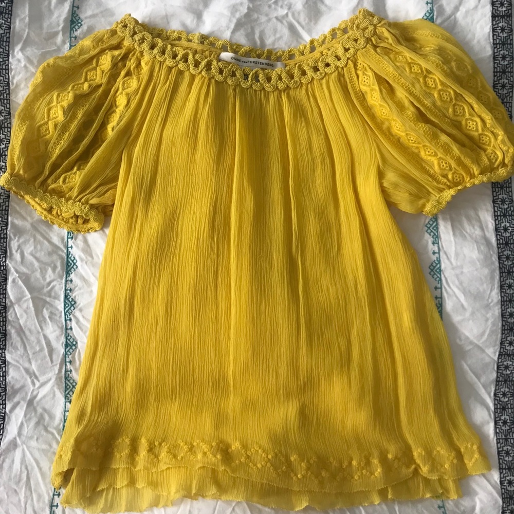 DIANE VON FURSTENBERG Yellow Silk Blouse Size 0